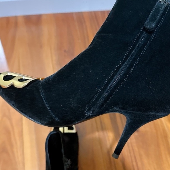 Balenciaga Black Heeled Boots with Gold Logo - Picture 5 of 9
